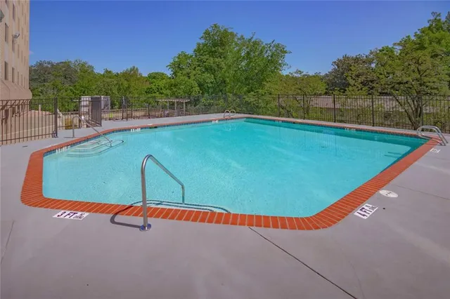 $134,500 | 2479 Peachtree Street Northeast, Unit 1703, Atlanta, GA 30305