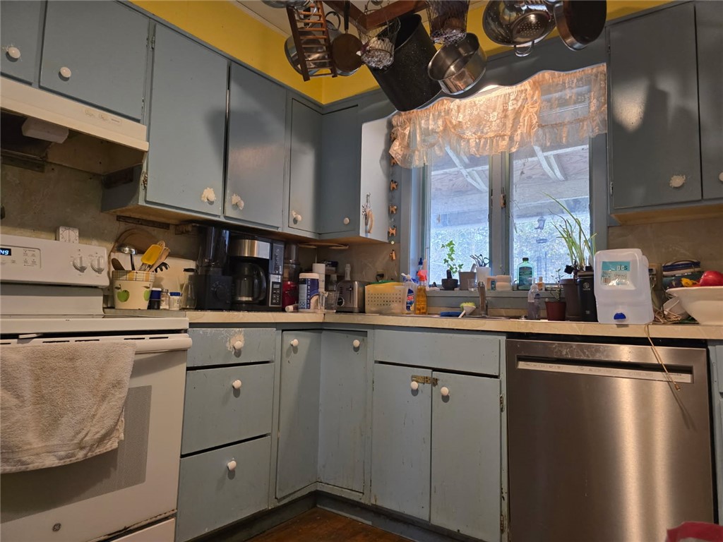 39 Delaware Avenue Andes, NY 13731 - Photo 37 of 38 Tenant kitchen