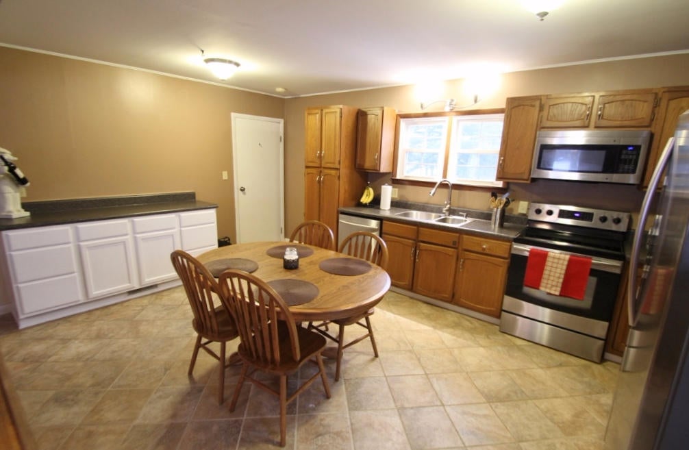 352 Harper Road Lewisburg, WV 24901 - Photo 14 of 31 Gallery Image 14
