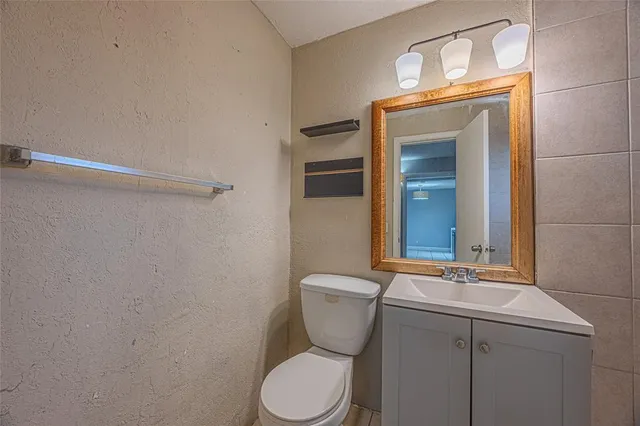 $3,950 | 5602 Jefferson Street, Hollywood, FL 33023