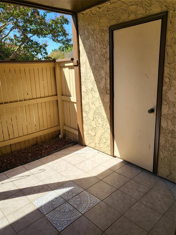2010 Cloisters Drive, Unit 2311 Arlington, TX 76011 - Photo 21 of 24 a view of balcony