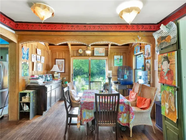 $1,900,000 | 219 Nanaquaket Road, Tiverton, RI 02878