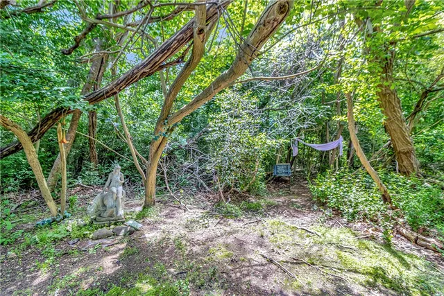 $1,900,000 | 219 Nanaquaket Road, Tiverton, RI 02878