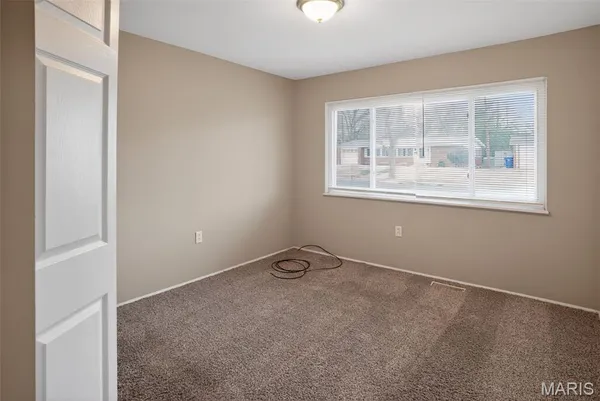 $179,900 | 2670 Northridge Place, Florissant, MO 63033