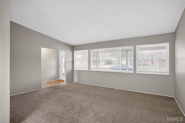 $179,900 | 2670 Northridge Place, Florissant, MO 63033