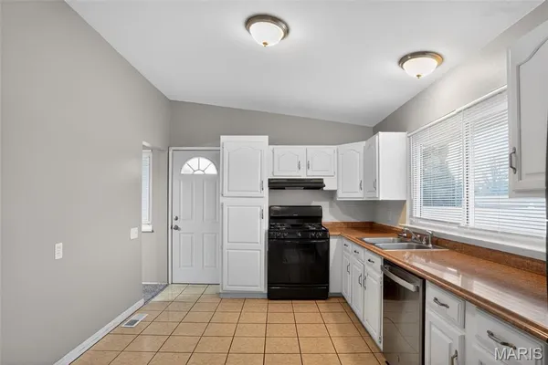 $179,900 | 2670 Northridge Place, Florissant, MO 63033