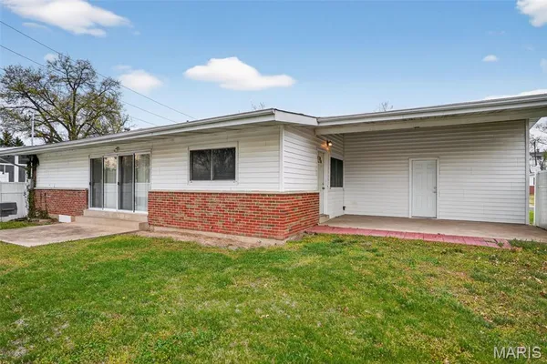 $179,900 | 2670 Northridge Place, Florissant, MO 63033