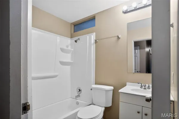 $179,900 | 2670 Northridge Place, Florissant, MO 63033