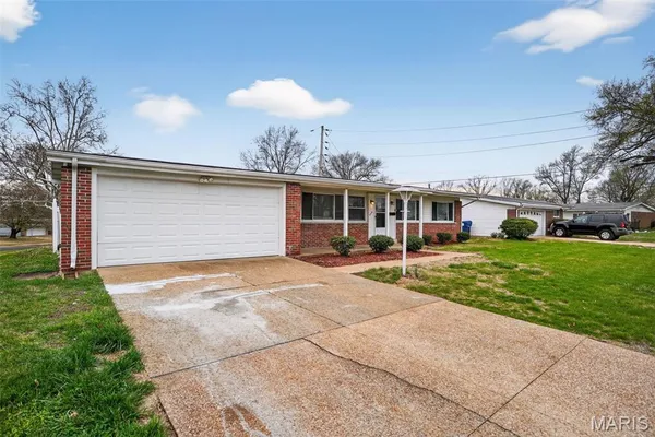 $179,900 | 2670 Northridge Place, Florissant, MO 63033