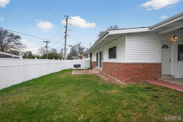 $179,900 | 2670 Northridge Place, Florissant, MO 63033