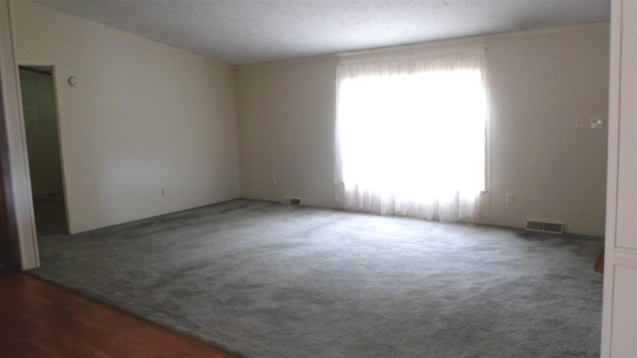 659 South 50 East Rochester, IN 46975 - Photo 3 of 8