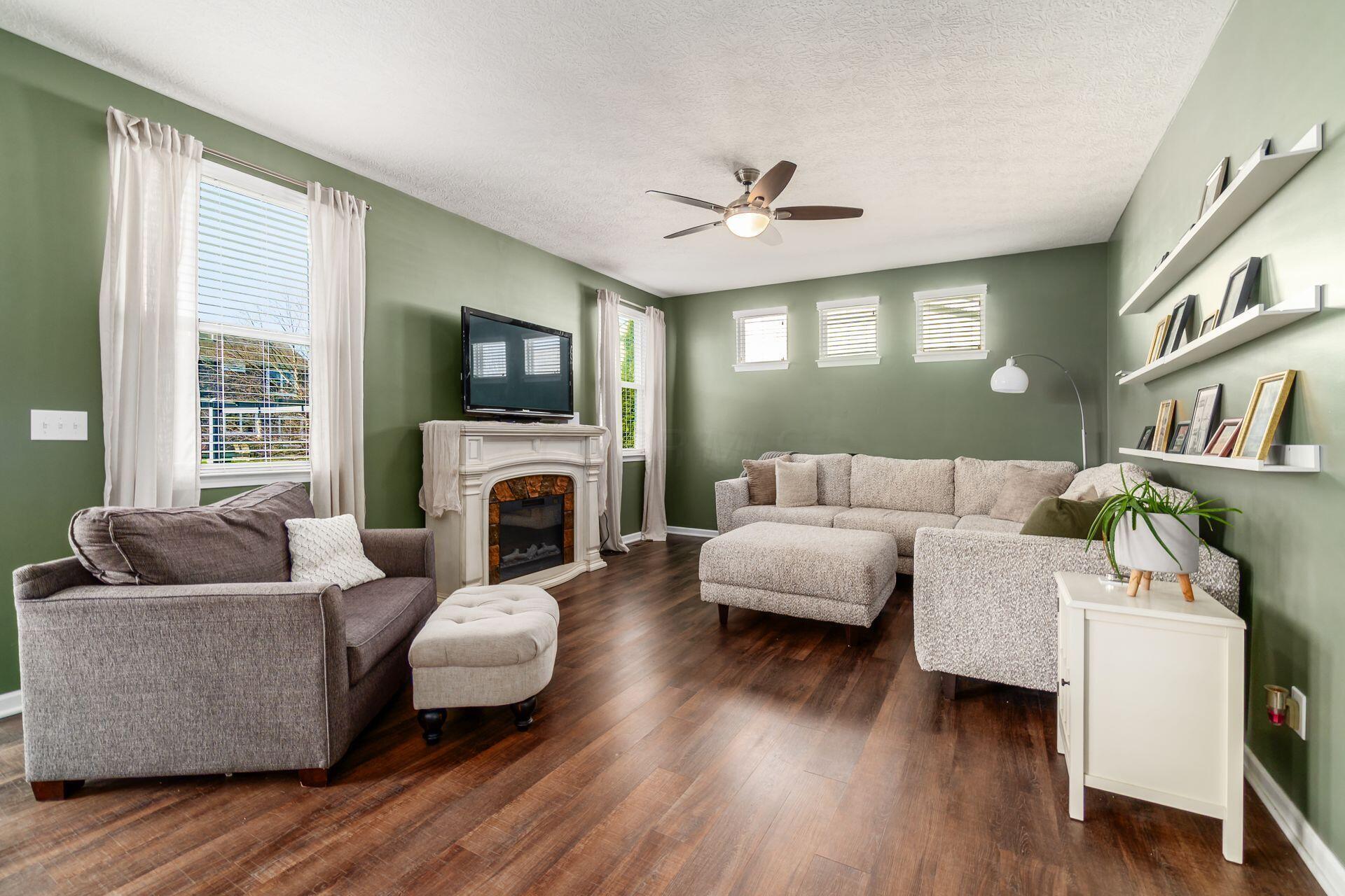 183 Schellinger Street Delaware, OH 43015 - Photo 10 of 34 4.b Family Room