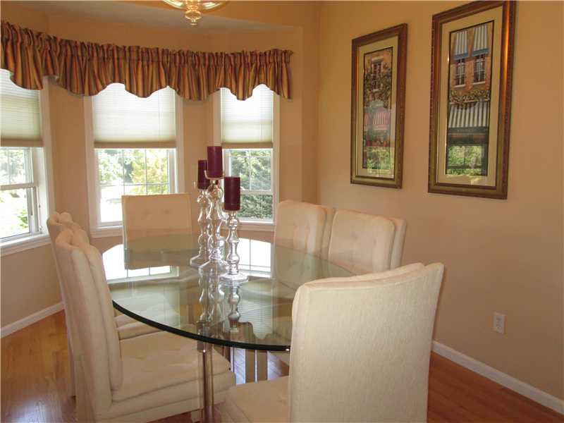 50 Abbott Run Valley Road, Unit 1926 Cumberland, RI 02864 - Photo 6 of 15 Dining Room.