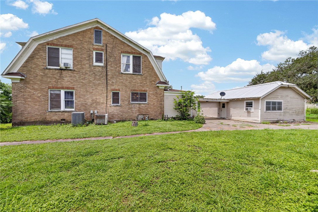 119 East Houston Street Refugio, TX 78377 - Photo 36 of 37