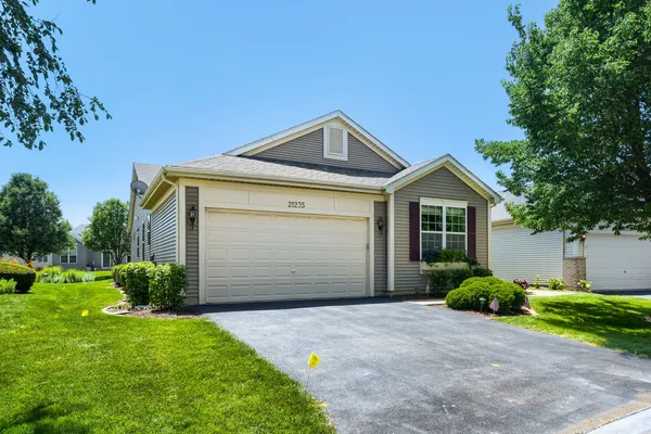 $395,900 | 21235 Windsor Lake Lane, Crest Hill, IL 60403