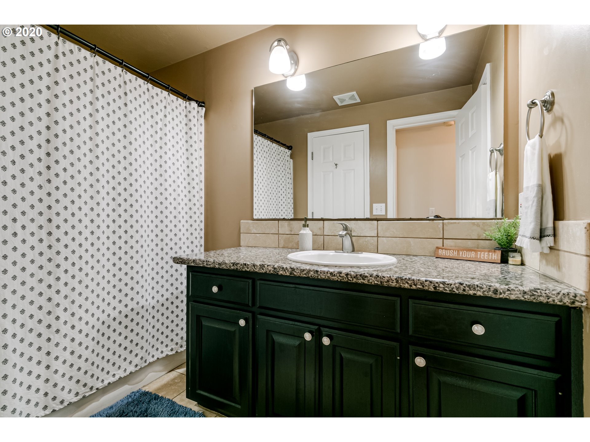 727 71st Street Springfield, OR 97478 - Photo 13 of 32