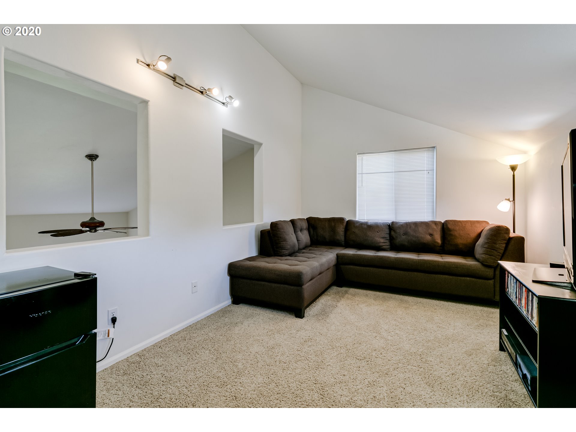 727 71st Street Springfield, OR 97478 - Photo 15 of 32