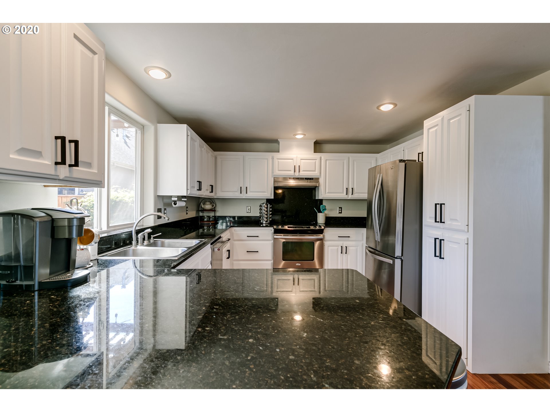 727 71st Street Springfield, OR 97478 - Photo 8 of 32