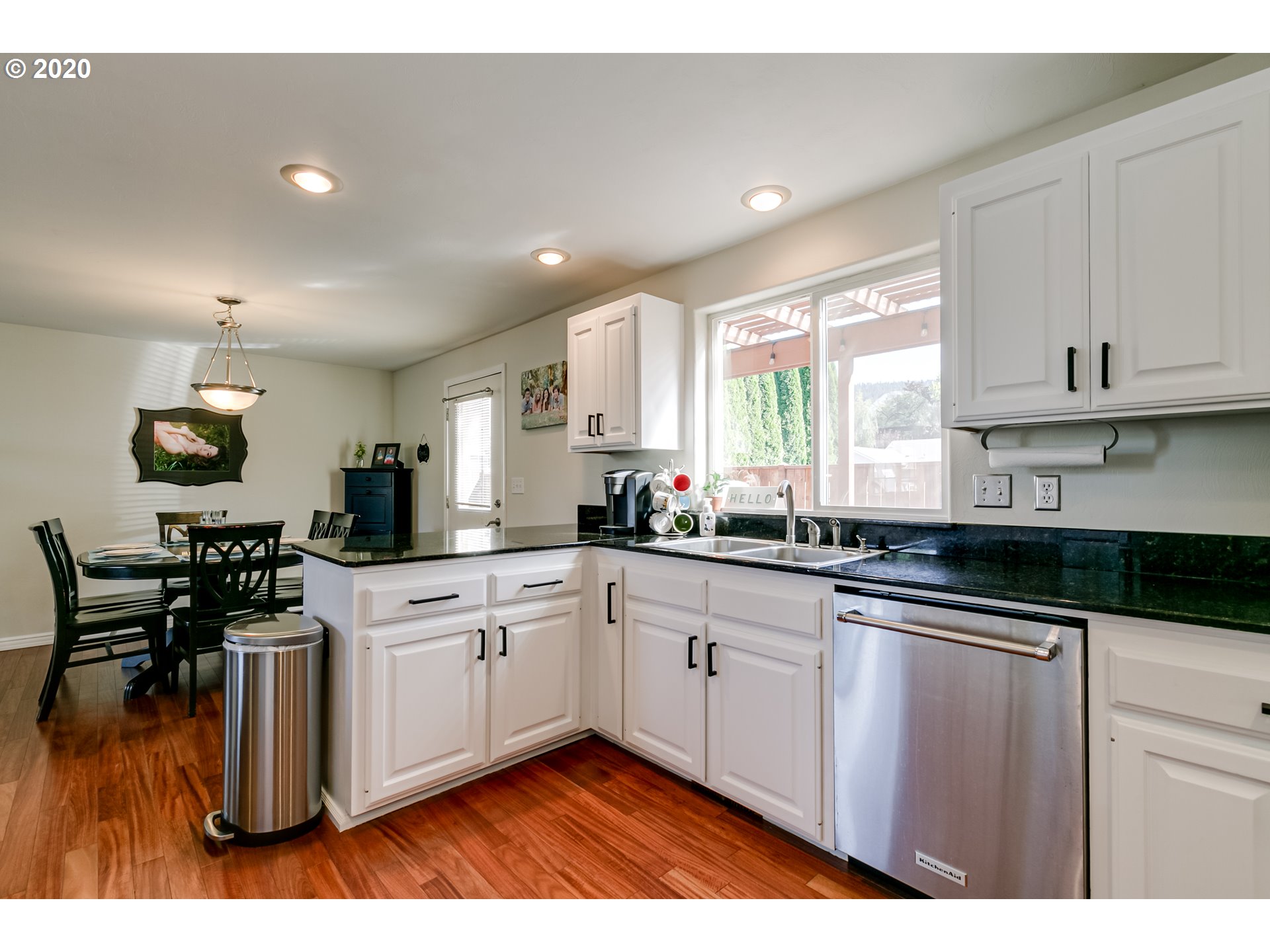 727 71st Street Springfield, OR 97478 - Photo 9 of 32