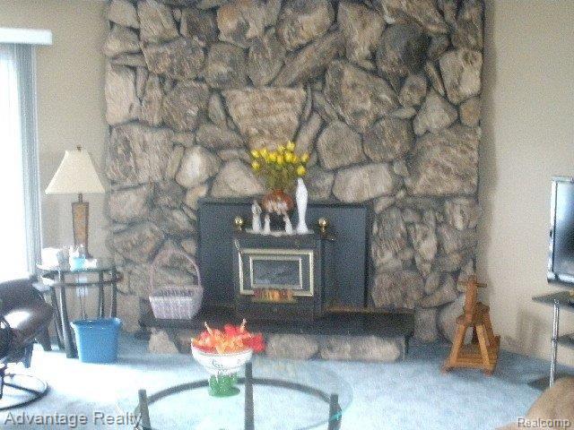 8249 Kendall Road Columbus, MI 48063 - Photo 3 of 14 P8050006