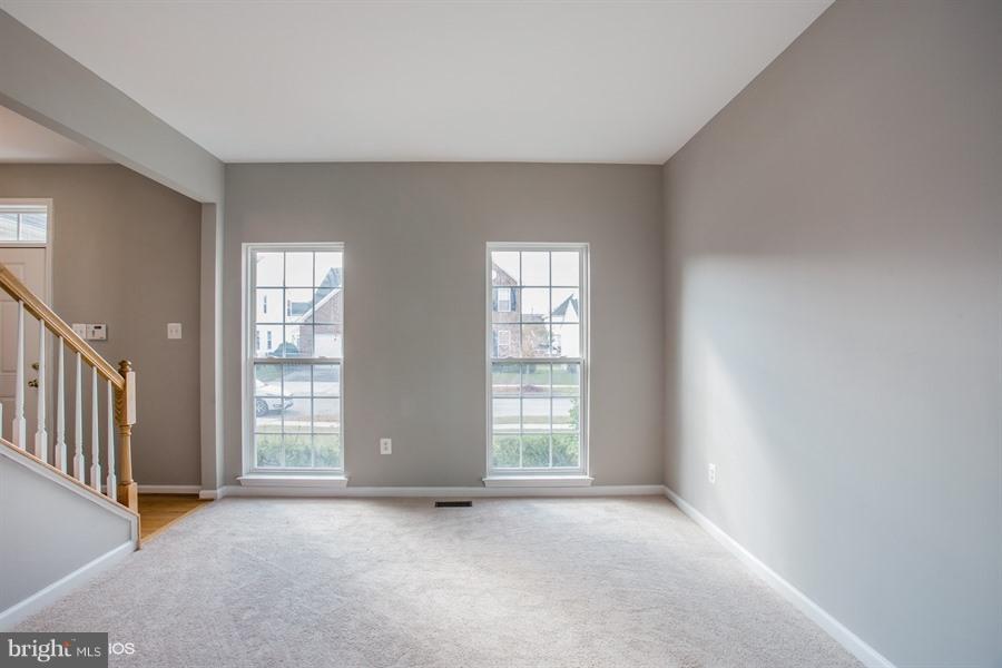 8002 Kingsmill Road Brandywine, MD 20613 - Photo 8 of 25 Living Room