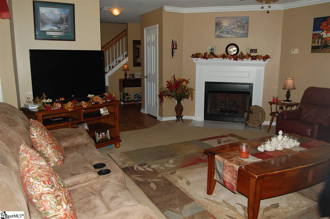 718 Timberwood Ridge Greer, SC 29651 - Photo 4 of 19 Gallery Image 4