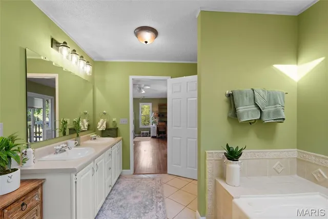 $675,000 | 1102 Lakeview Drive, Pacific, MO 63069