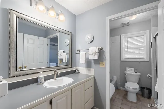 $675,000 | 1102 Lakeview Drive, Pacific, MO 63069