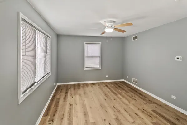 $2,600 | 14500 Sawyer Avenue, Midlothian, IL 60445