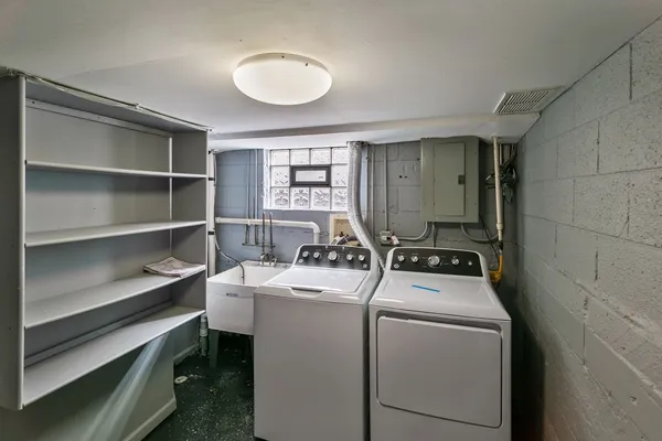 $2,600 | 14500 Sawyer Avenue, Midlothian, IL 60445