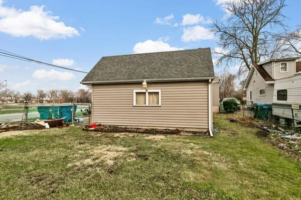 $2,600 | 14500 Sawyer Avenue, Midlothian, IL 60445