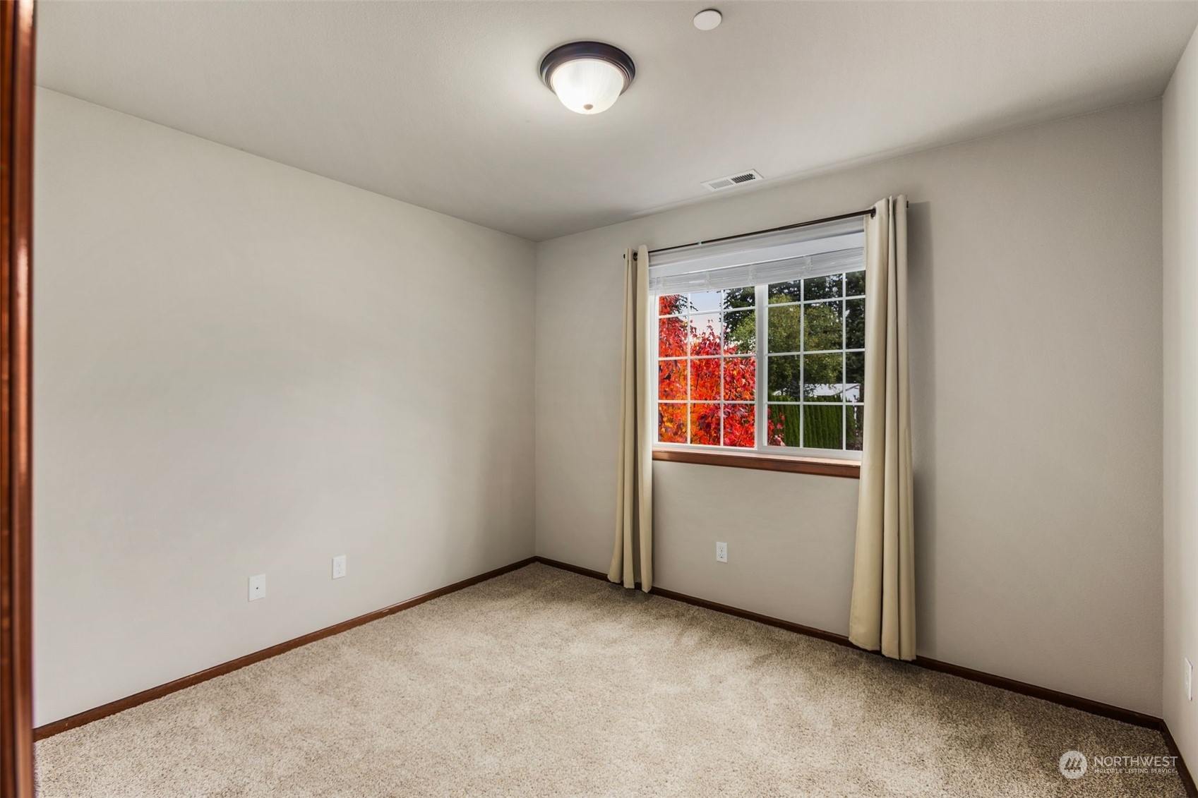 2719 129th Street Southwest Everett, WA 98204 - Photo 14 of 36