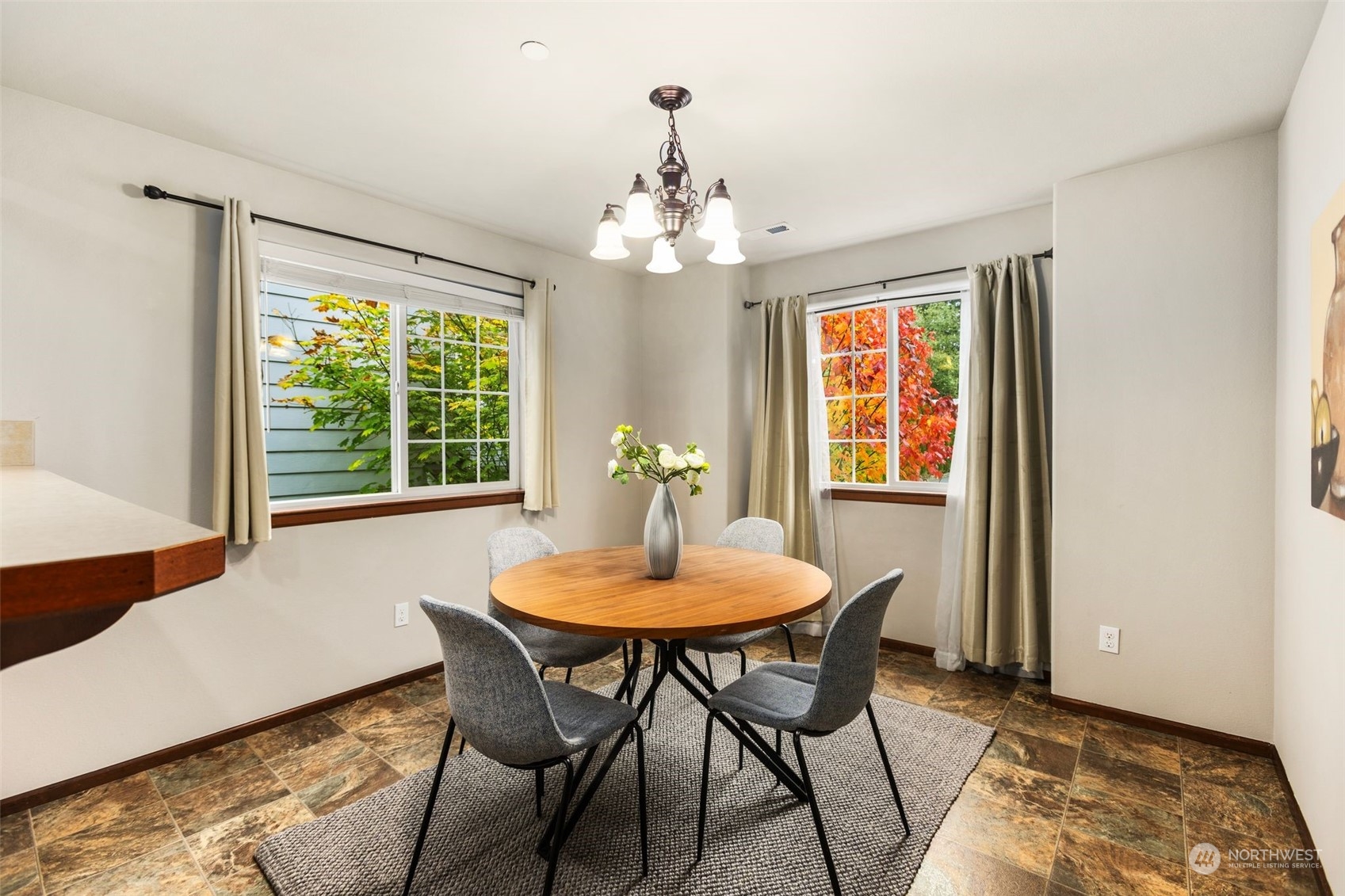 2719 129th Street Southwest Everett, WA 98204 - Photo 4 of 36