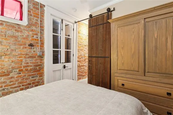 $1,700 | 829 Burgundy Street, Unit 4, New Orleans, LA 70116