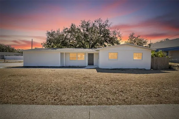 $274,900 | 311 Northeast 5th Street, Mulberry, FL 33860