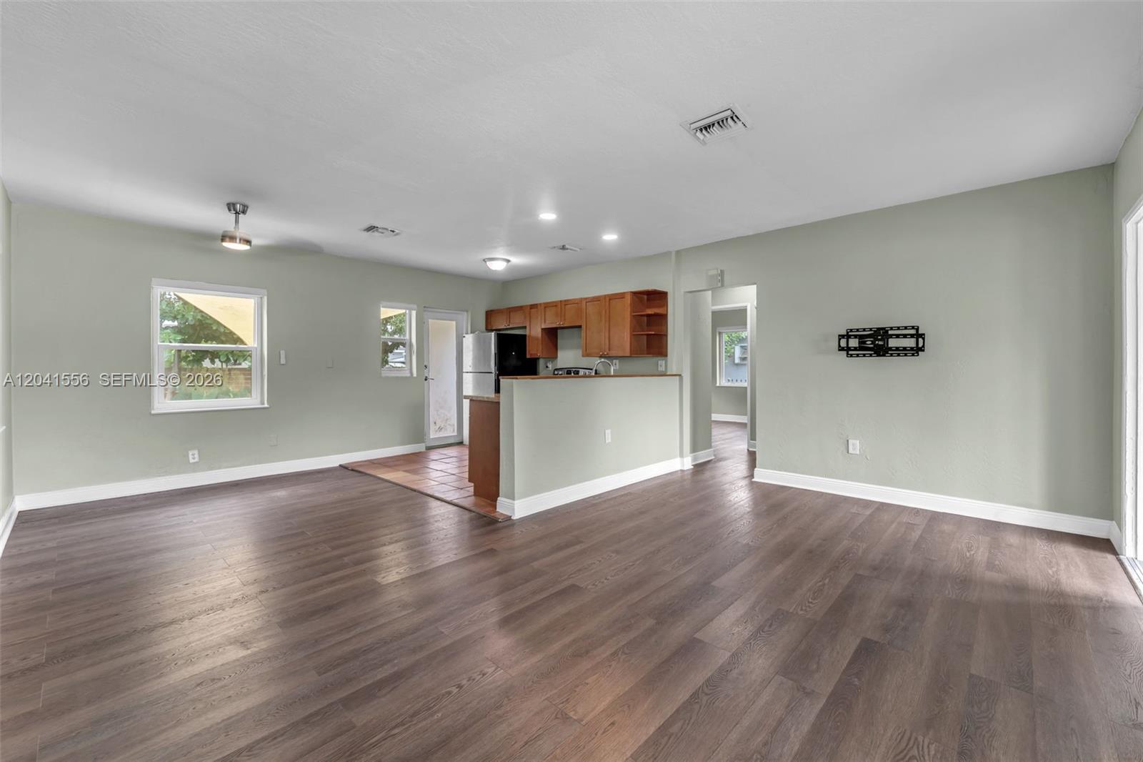 421 Northwest 105th Street, Unit 421 Miami, FL 33150 - Photo 5 of 30