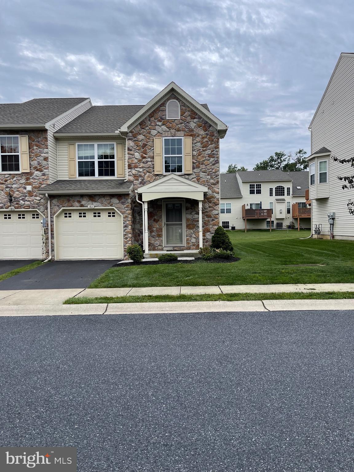 182 Mapleton Drive Harrisburg, PA 17112 - Photo 2 of 29