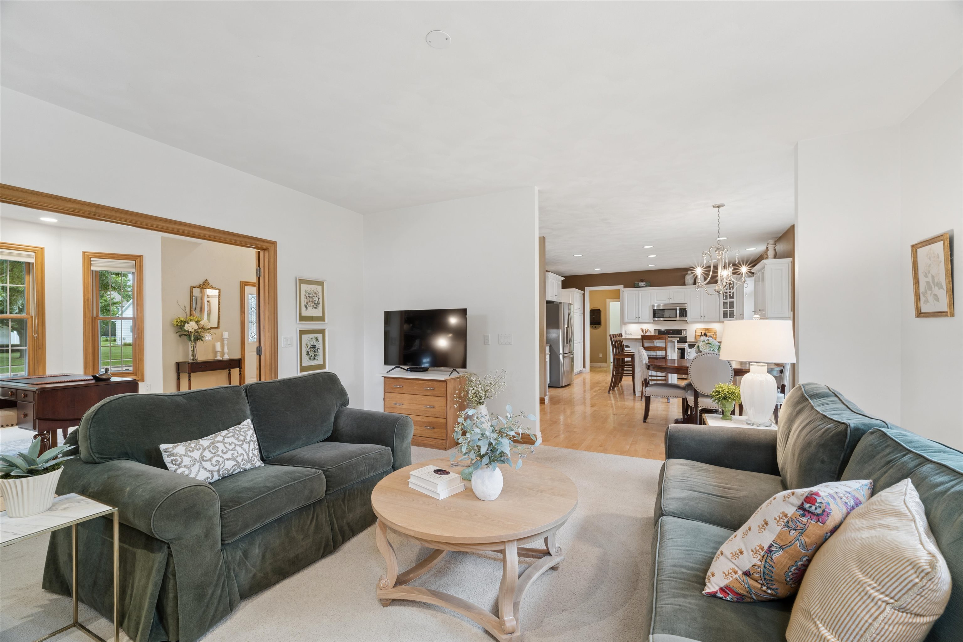 208 East Apple Creek Road Appleton, WI 54913 - Photo 9 of 44