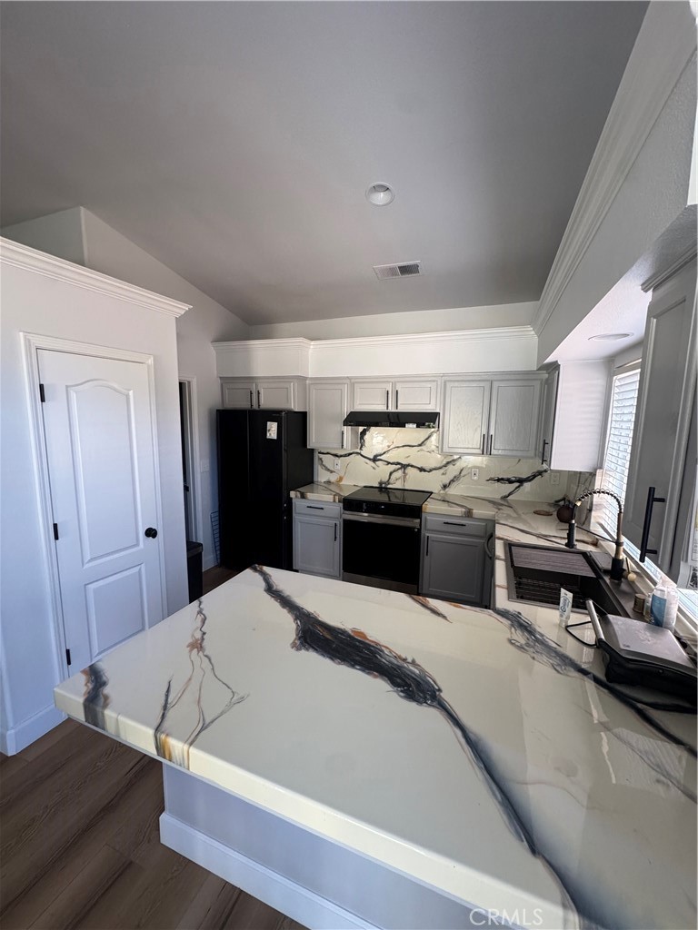 4994 West Decatur Avenue Fresno, CA 93722 - Photo 3 of 15 Gallery Image 3