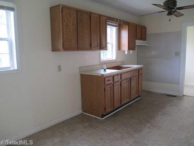 2004 Logan Street High Point, NC 27263 - Photo 4 of 13 Interior Space/Layout.