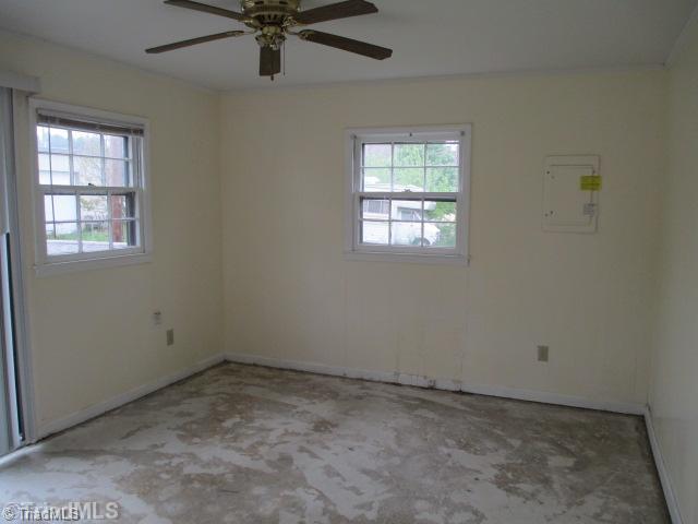 2004 Logan Street High Point, NC 27263 - Photo 8 of 13 Interior Space/Layout.