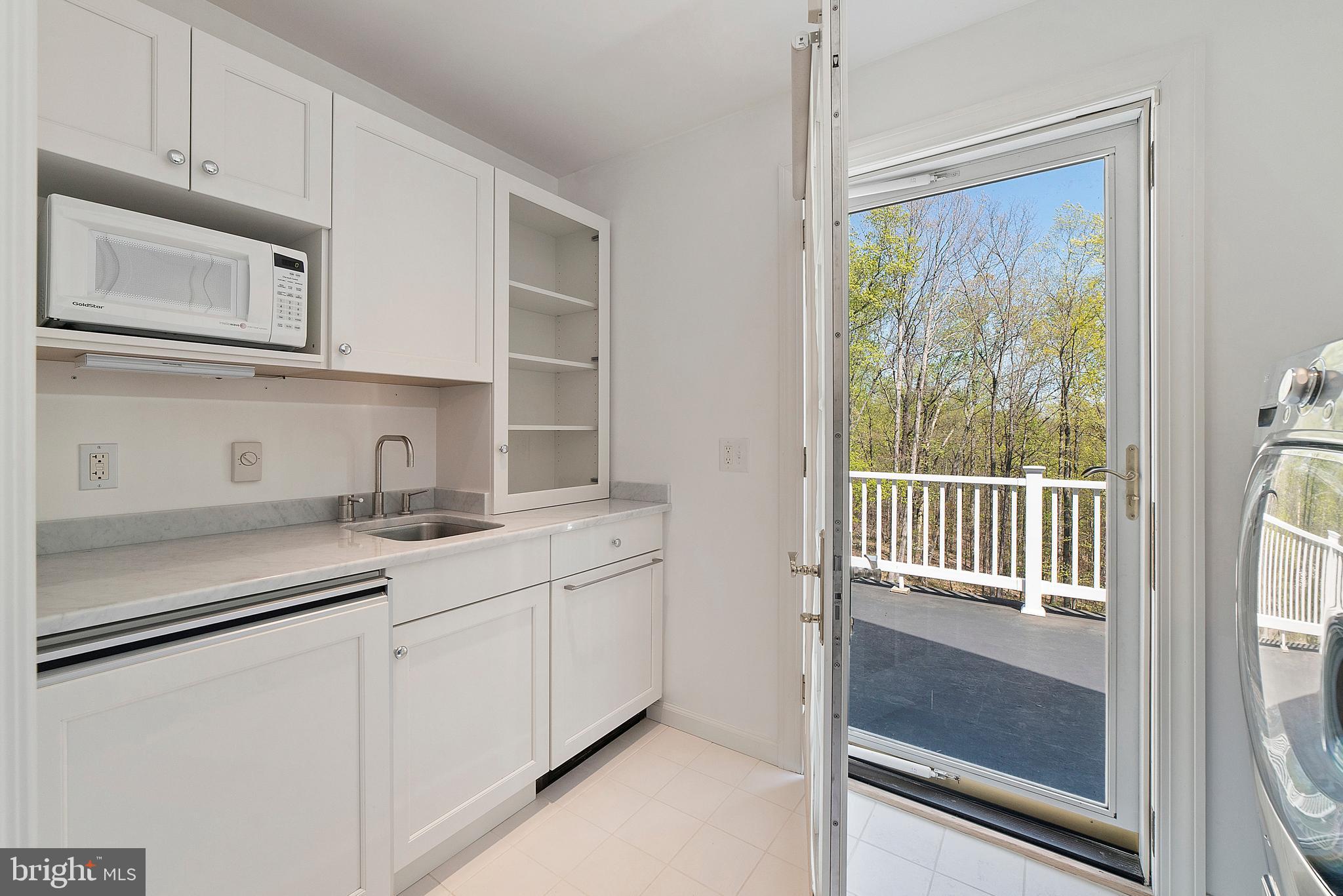 3651 Prince Road Marshall, VA 20115 - Photo 21 of 35 Kitchenette located in Laundry Room