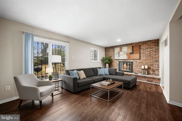 $3,400 | 813 Delafield Street Northeast, Washington, DC 20017