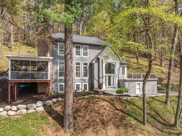 $950,000 | 1840 Timber Trail Drive Southeast, Ada, MI 49301