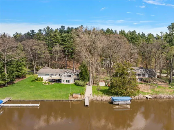 $950,000 | 1840 Timber Trail Drive Southeast, Ada, MI 49301