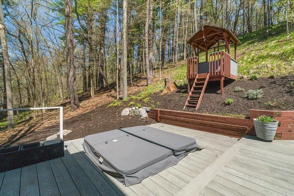 $950,000 | 1840 Timber Trail Drive Southeast, Ada, MI 49301