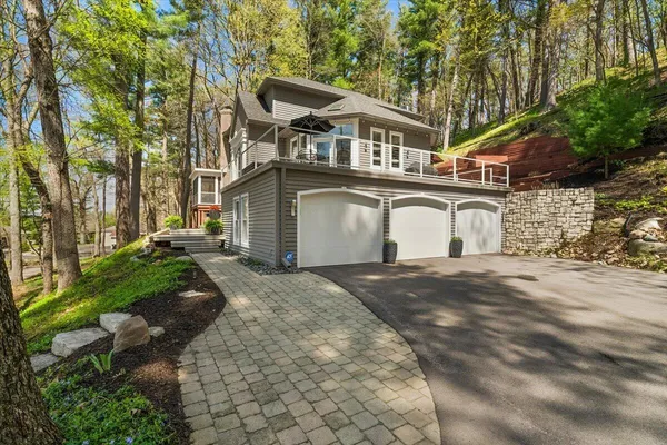 $950,000 | 1840 Timber Trail Drive Southeast, Ada, MI 49301