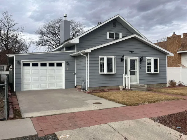 $309,900 | 121 East Laramie Street, Guernsey, WY 82214