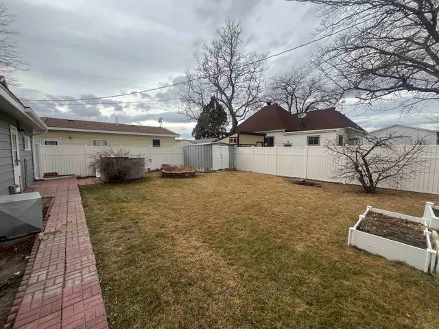 $309,900 | 121 East Laramie Street, Guernsey, WY 82214