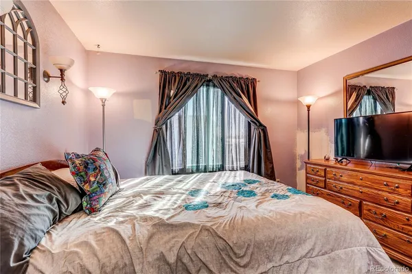 $392,500 | 4884 East 101st Court, Thornton, CO 80229